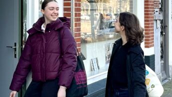 Twee vriendinnen bij de balletschool